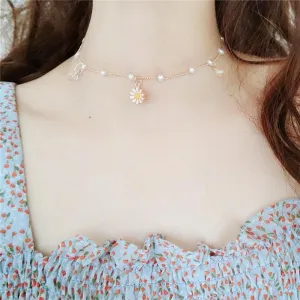 Delicate Choker With Daisy Pendant