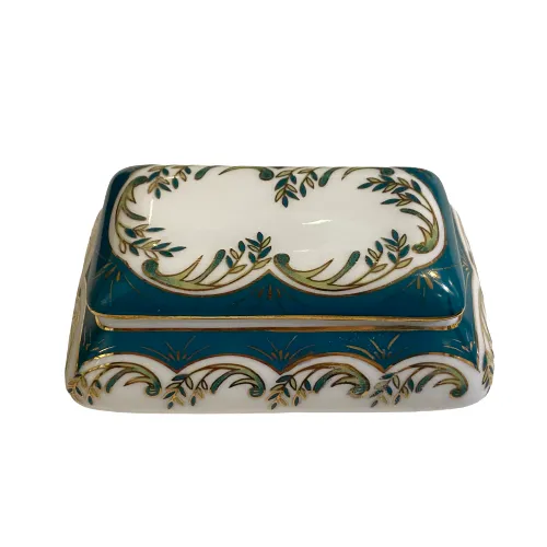 Fine Porcelain Covered Box