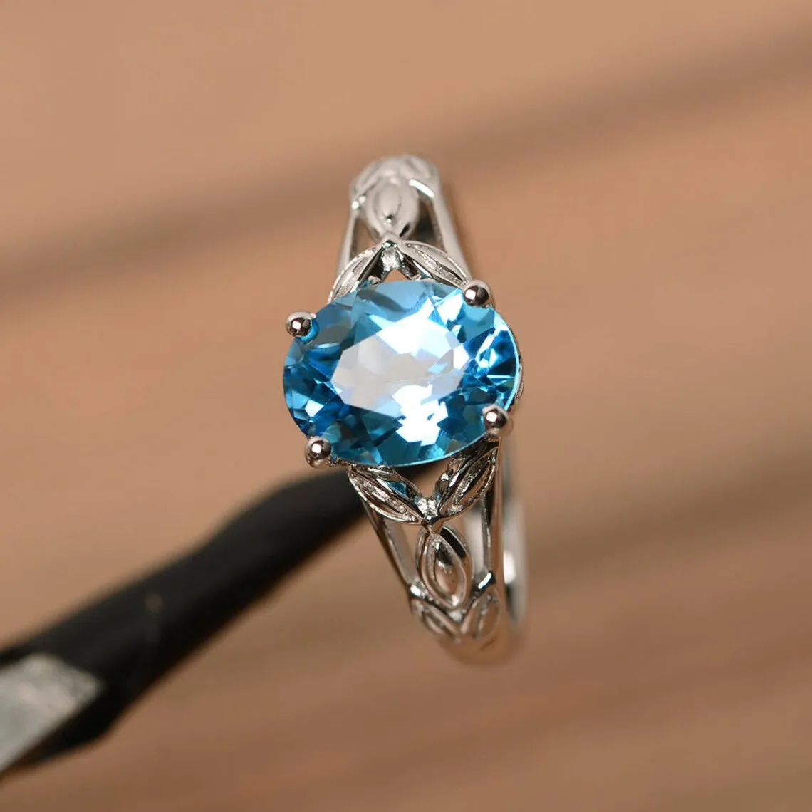 Natural Oval Cut Swiss Blue Topaz Simple Solitaire Rings - 925 Sterling Silver Rings