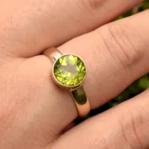 Natural Round Cut Bezel Set Peridot Simple Solitaire Rings - 14k Gold Vermeil Rings