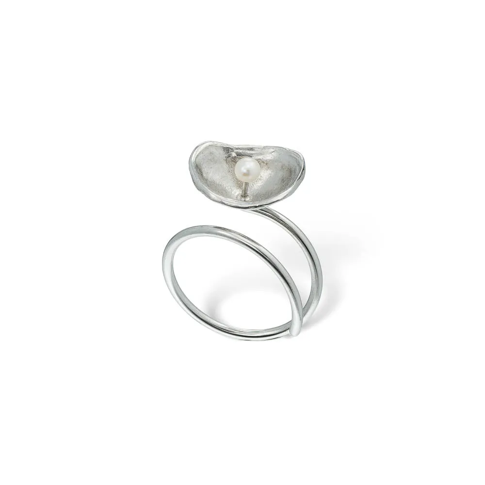 Simple limpet with pearl - adjustable ring - silver 925